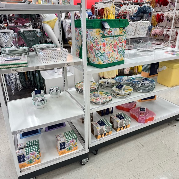 💛💚 Roller Rabbit x Target Vacation Stackable Snacklebox - Picture 6 of 6